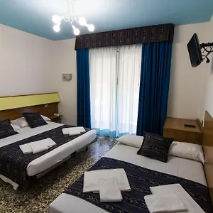 hotel-lucy.hotelslidodijesolo.com/