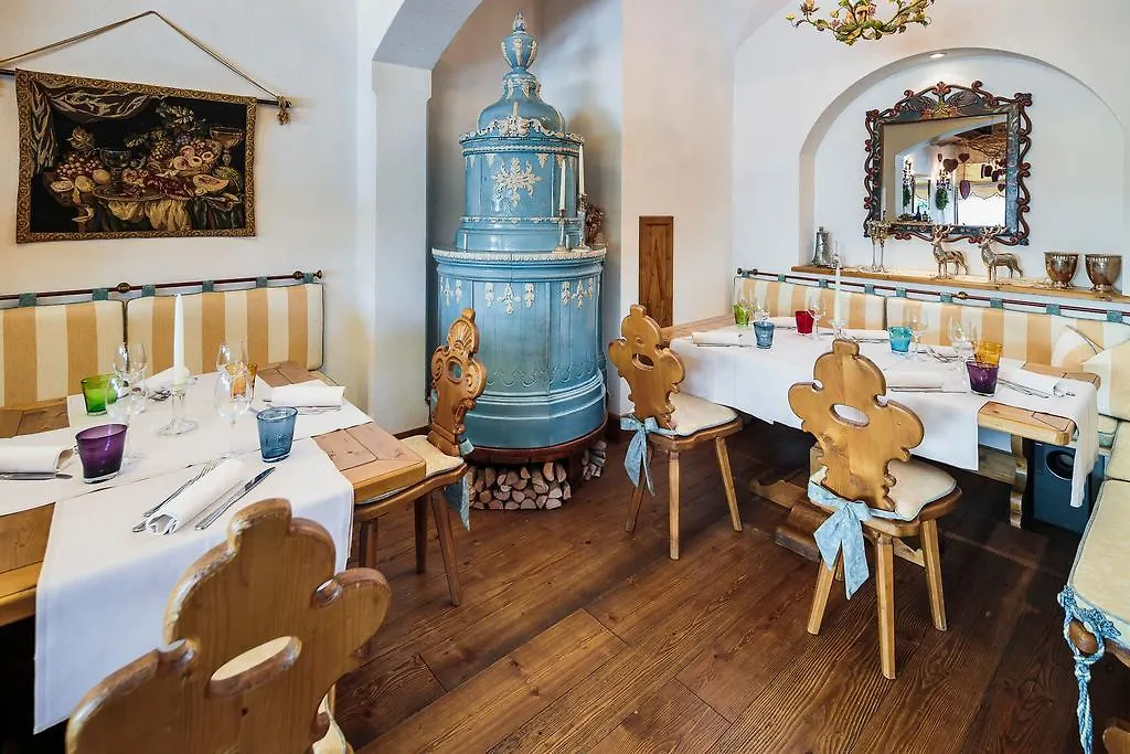 קורטינה ד'אמפזו Hotel Cristallino D'Ampezzo  קורטינה ד'אמפזו