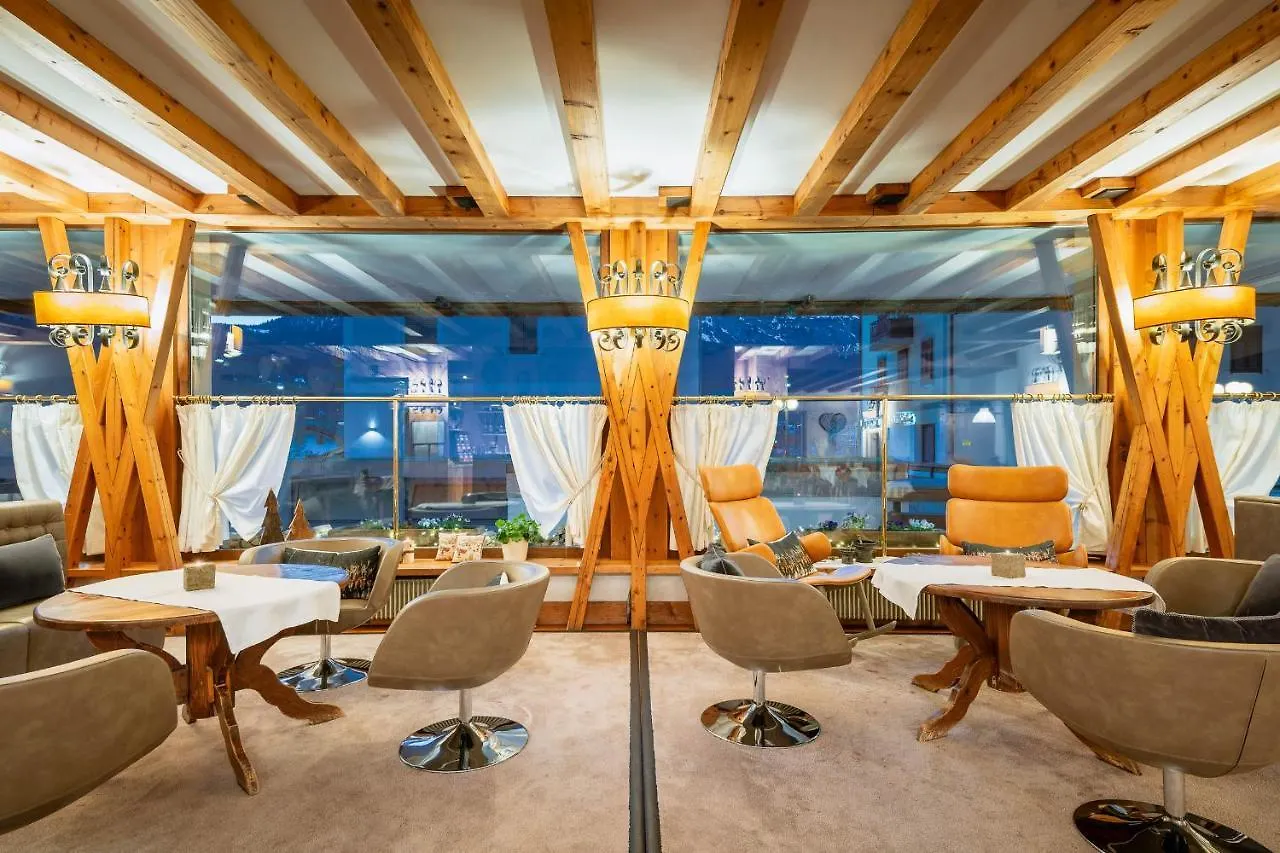 קורטינה ד'אמפזו Hotel Cristallino D'Ampezzo 4*, קורטינה ד'אמפזו